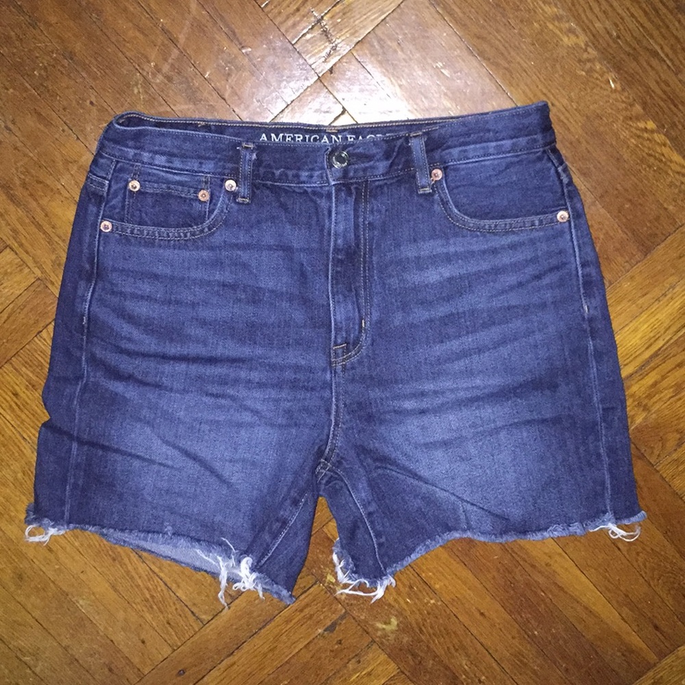 AE Mom Shorts